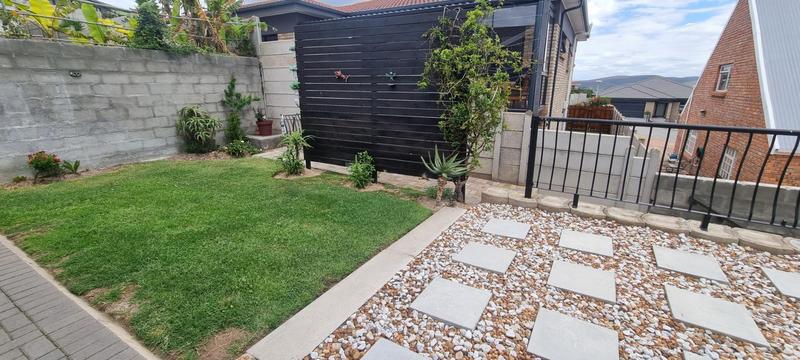 2 Bedroom Property for Sale in Reebok Western Cape